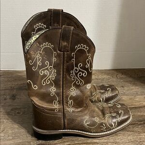 Brown Kids Boots with Embroidered Design